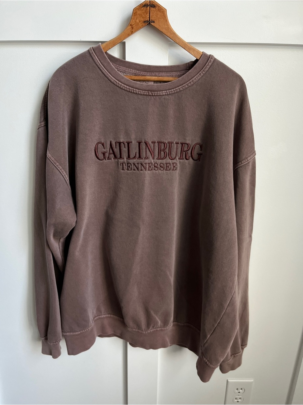 Gatlinburg Tennessee Women's Crewneck Sweatshirt Brown Destination 2XL